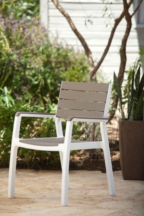 Стул c подлокотниками Гармония (Harmony armchair) белый-капучино в Кировграде - kirovgrad.mebel24.online | фото 1